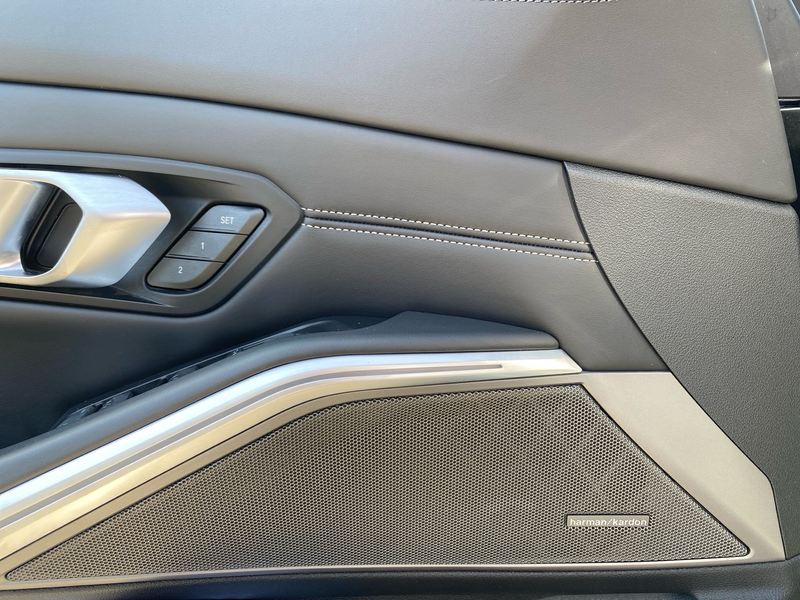 BMW 340 M340i xDrive Touring — photo 13