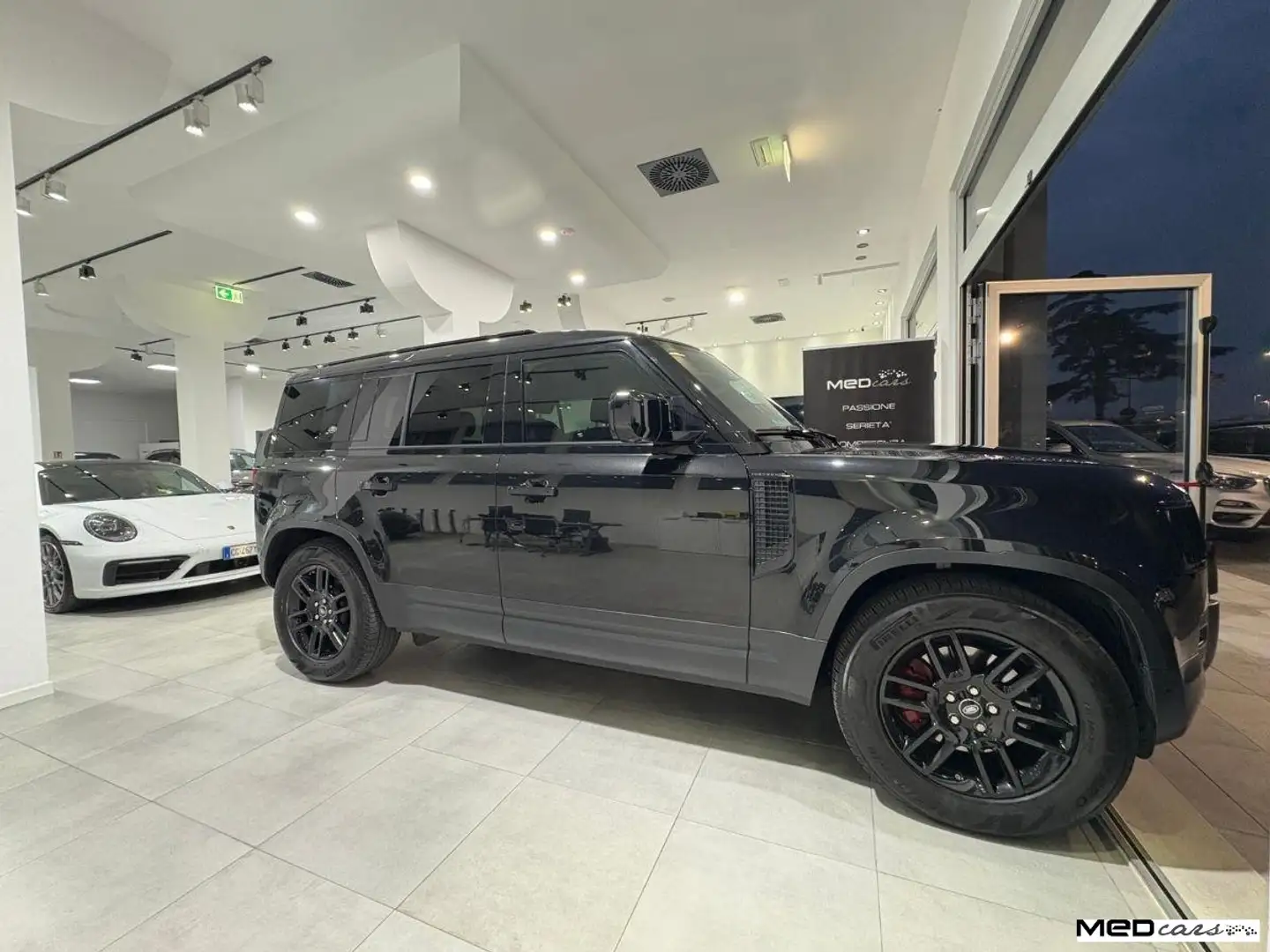 Land Rover Defender 110 2.0D SD4 SE / GANCIO ELETTR. / BELLISSIMA...!! Noir - 2