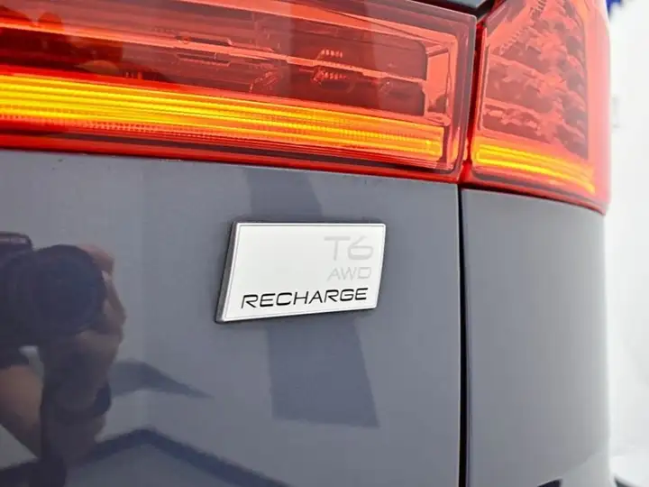 Volvo XC60 2022, foto 31