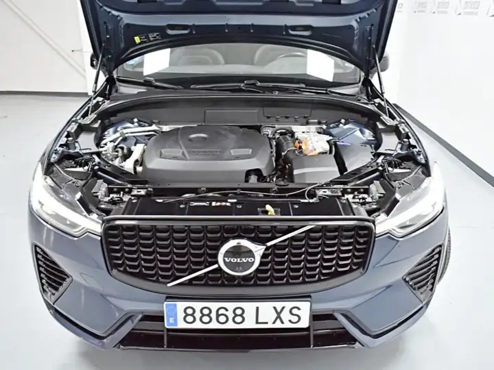 Volvo XC60 2022, foto 40