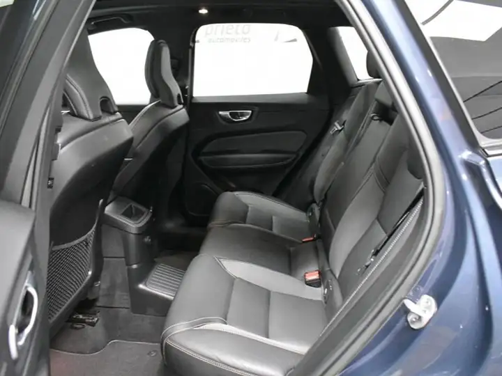 Volvo XC60 2022, foto 26