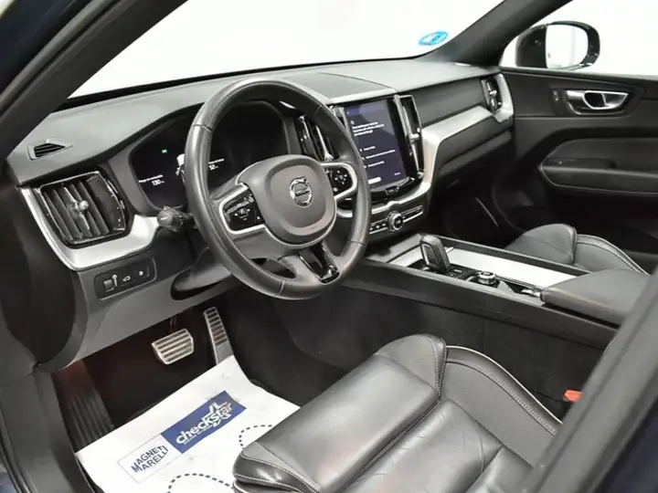 Volvo XC60 2022, foto 9