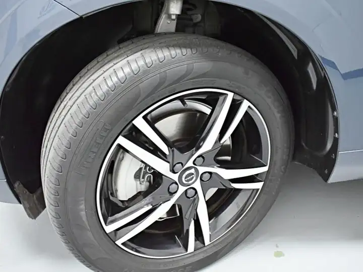 Volvo XC60 2022, foto 43
