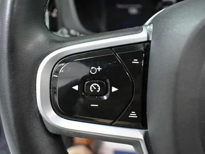 Volvo XC60 2022, foto 13