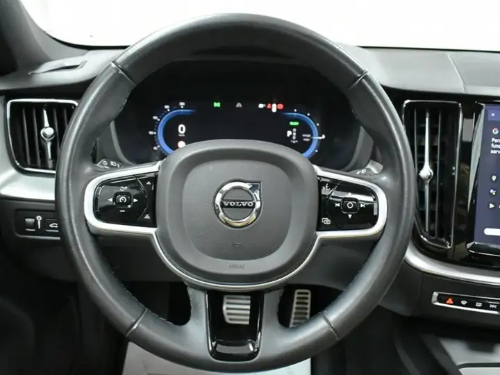 Volvo XC60 2022, foto 15