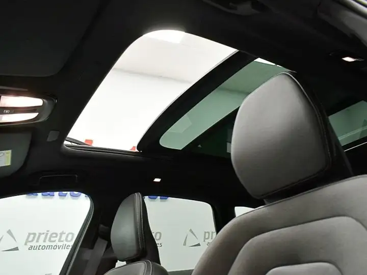 Volvo XC60 2022, foto 1