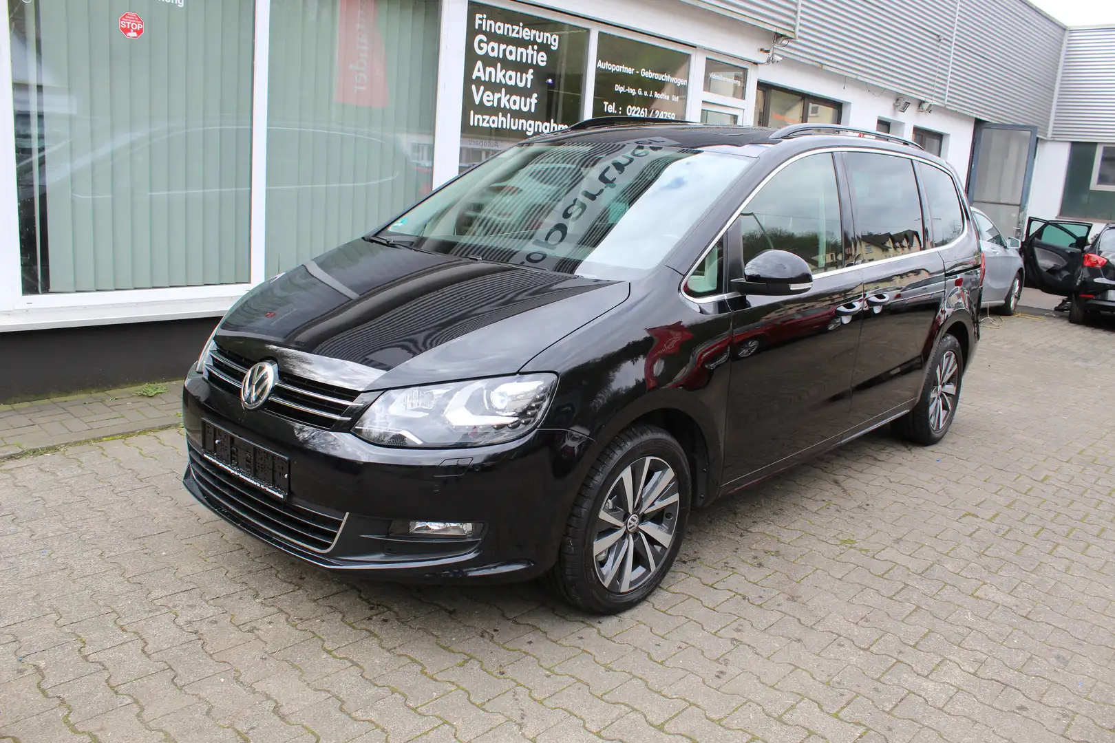 Volkswagen Sharan 2,0 TDi DSG, Automatik, Navi, AHK, elSD, Xenon Schwarz - 2