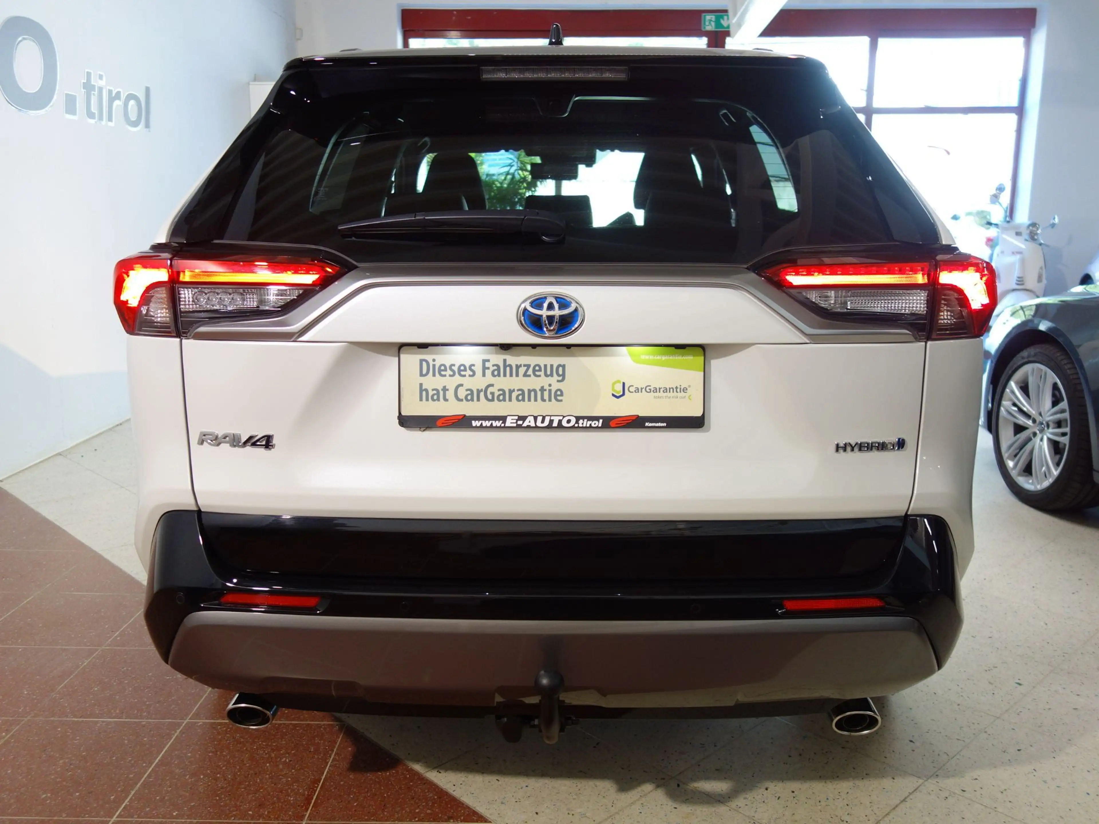 Toyota RAV 4 2,5 Hybrid AWD *BLACK&WHITE *TOP AUSSTATTUNG *WEN — photo 8