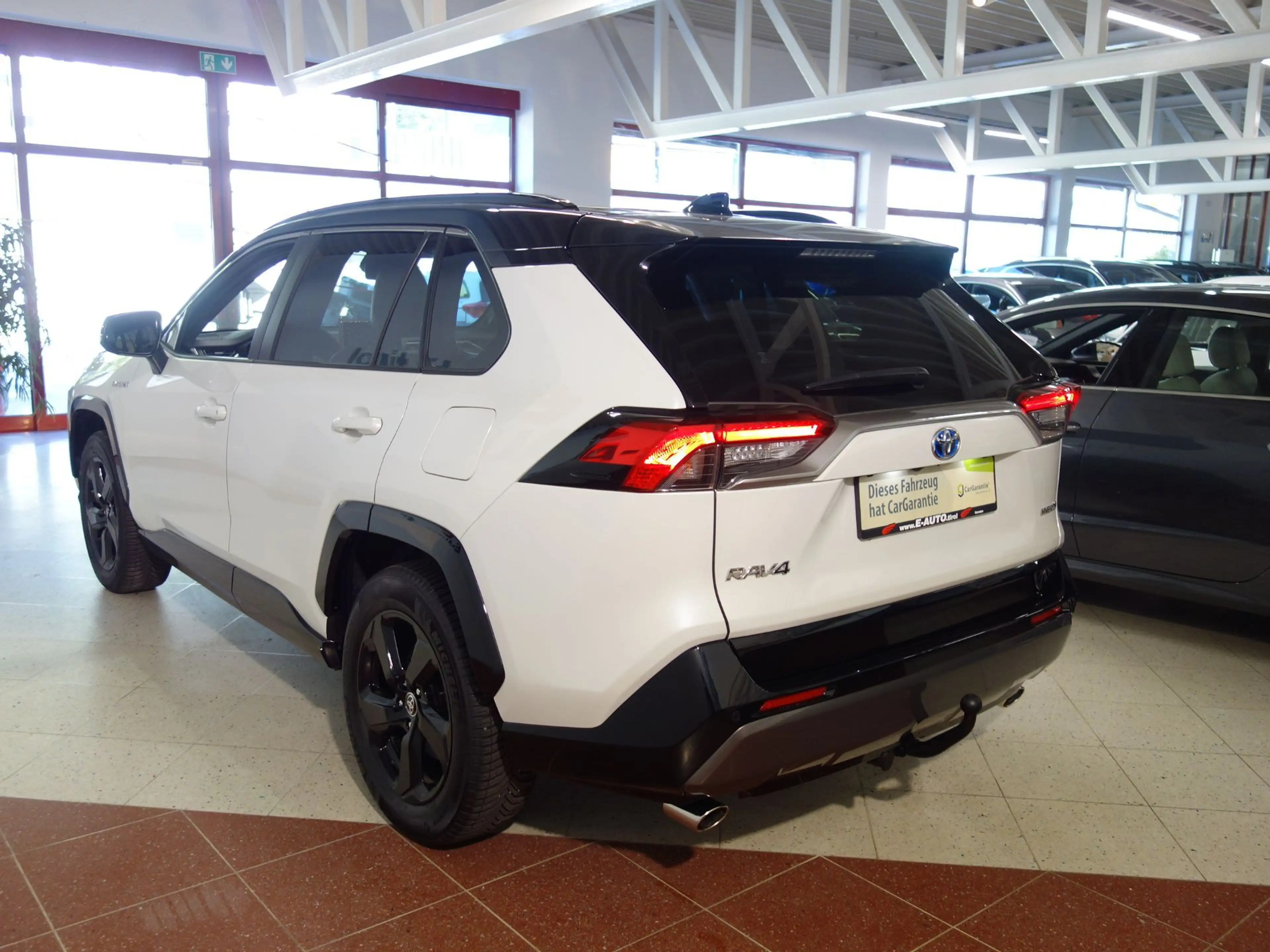 Toyota RAV 4 2,5 Hybrid AWD *BLACK&WHITE *TOP AUSSTATTUNG *WEN — photo 6