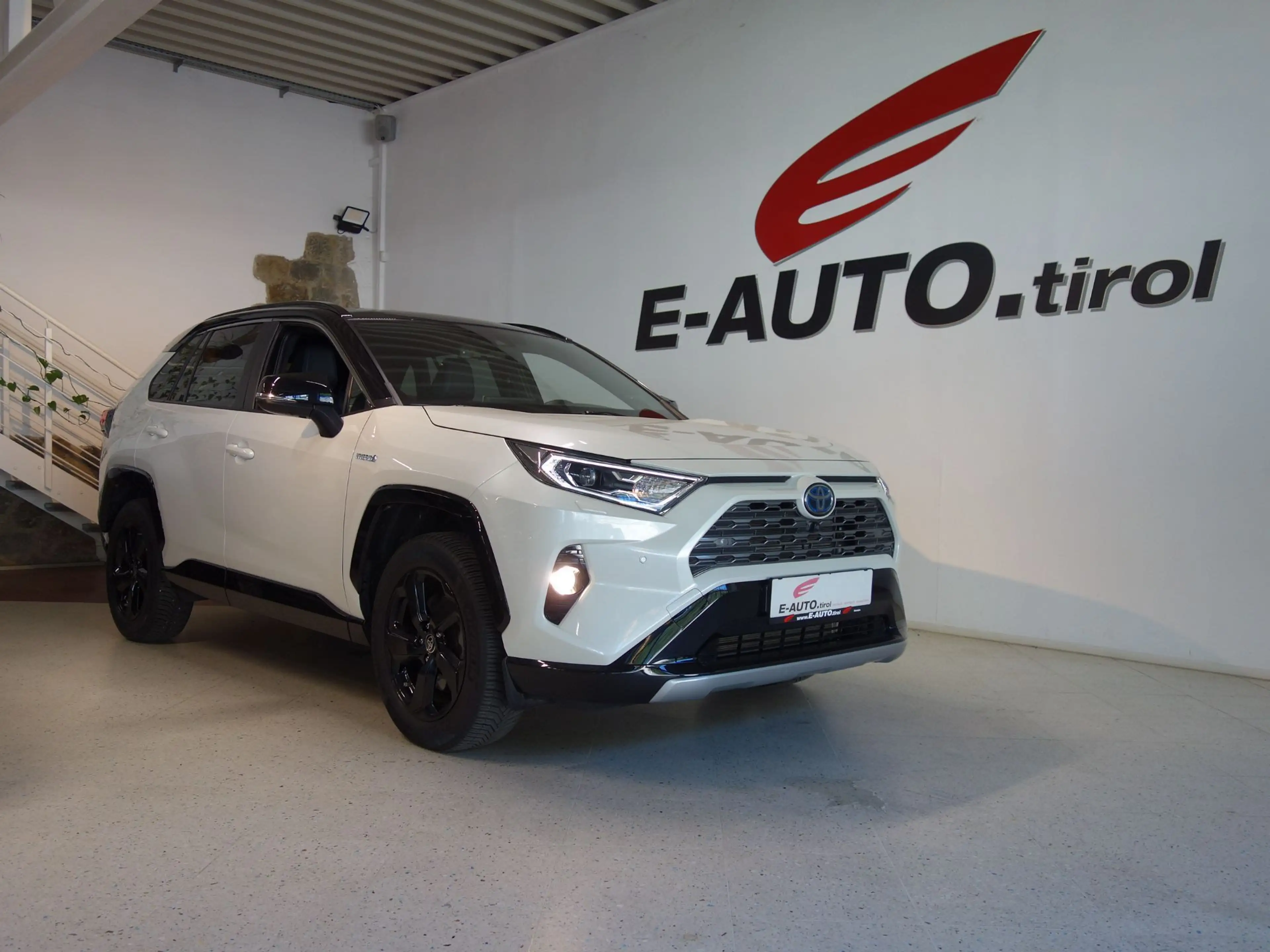 Toyota RAV 4 2,5 Hybrid AWD *BLACK&WHITE *TOP AUSSTATTUNG *WEN