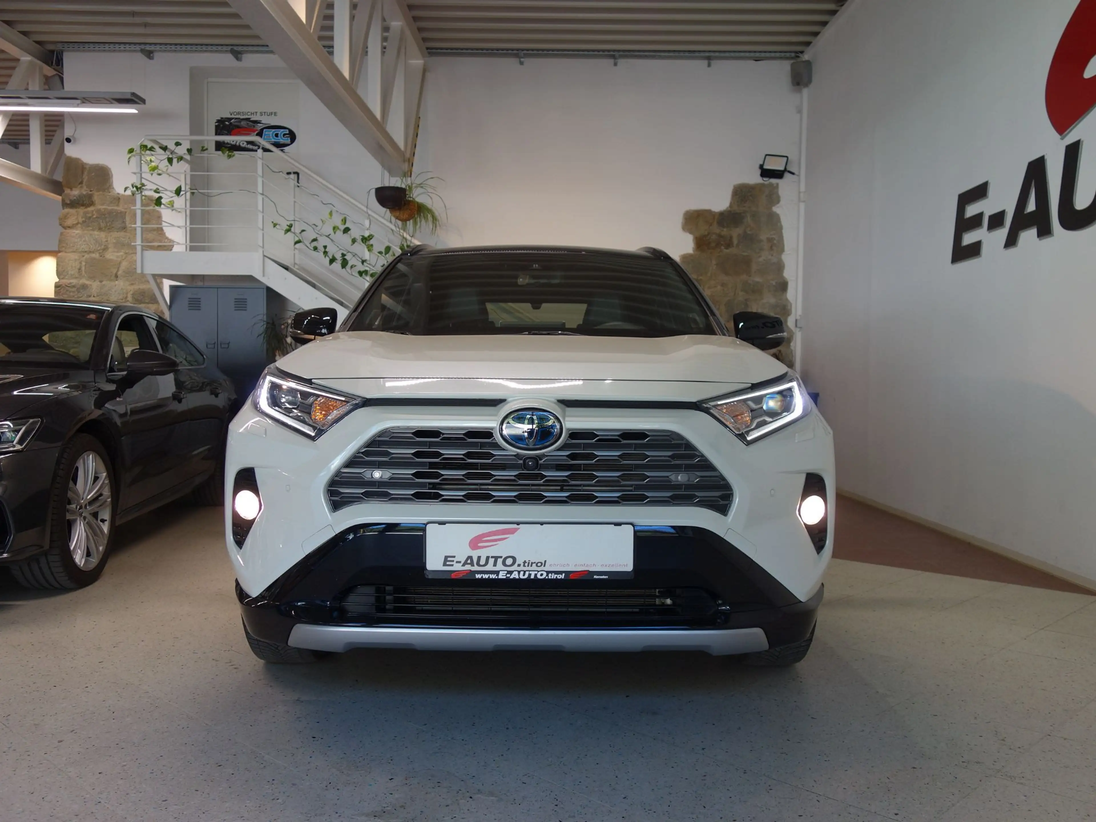 Toyota RAV 4 2,5 Hybrid AWD *BLACK&WHITE *TOP AUSSTATTUNG *WEN — photo 3