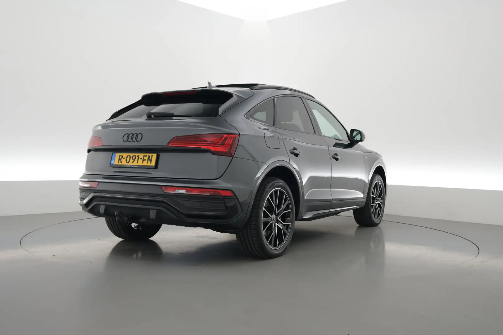Audi Q5 Sportback 50 TFSI e S edition | Pano | Matrix LED Gris - 2
