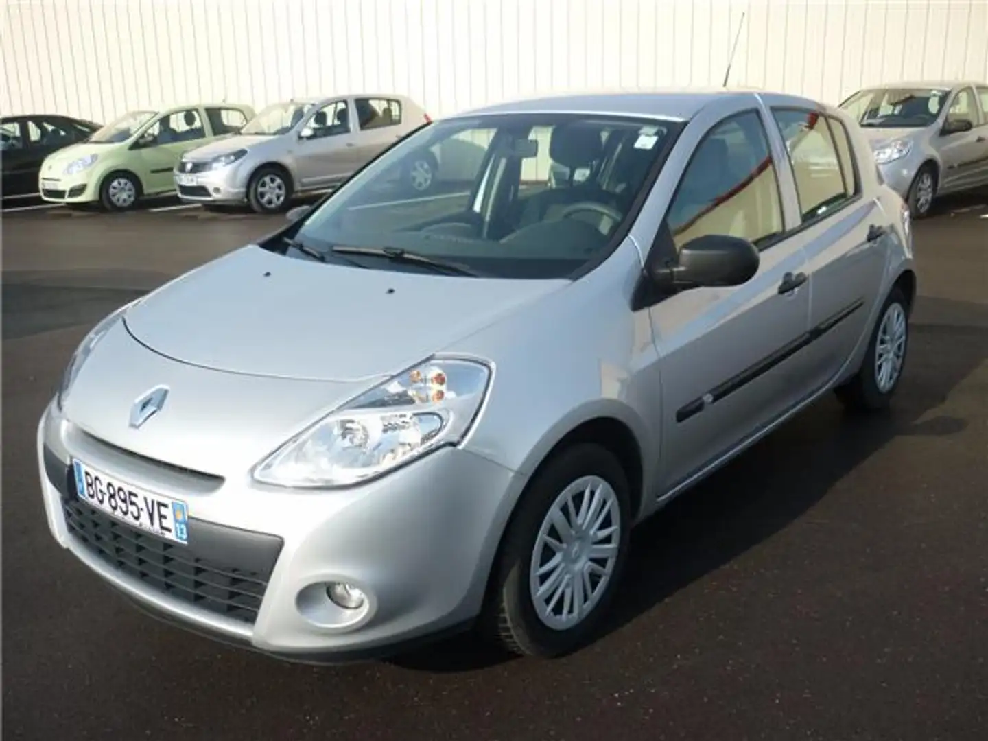 Renault Clio III dCi 70 115g eco2 Expression Gris - 1
