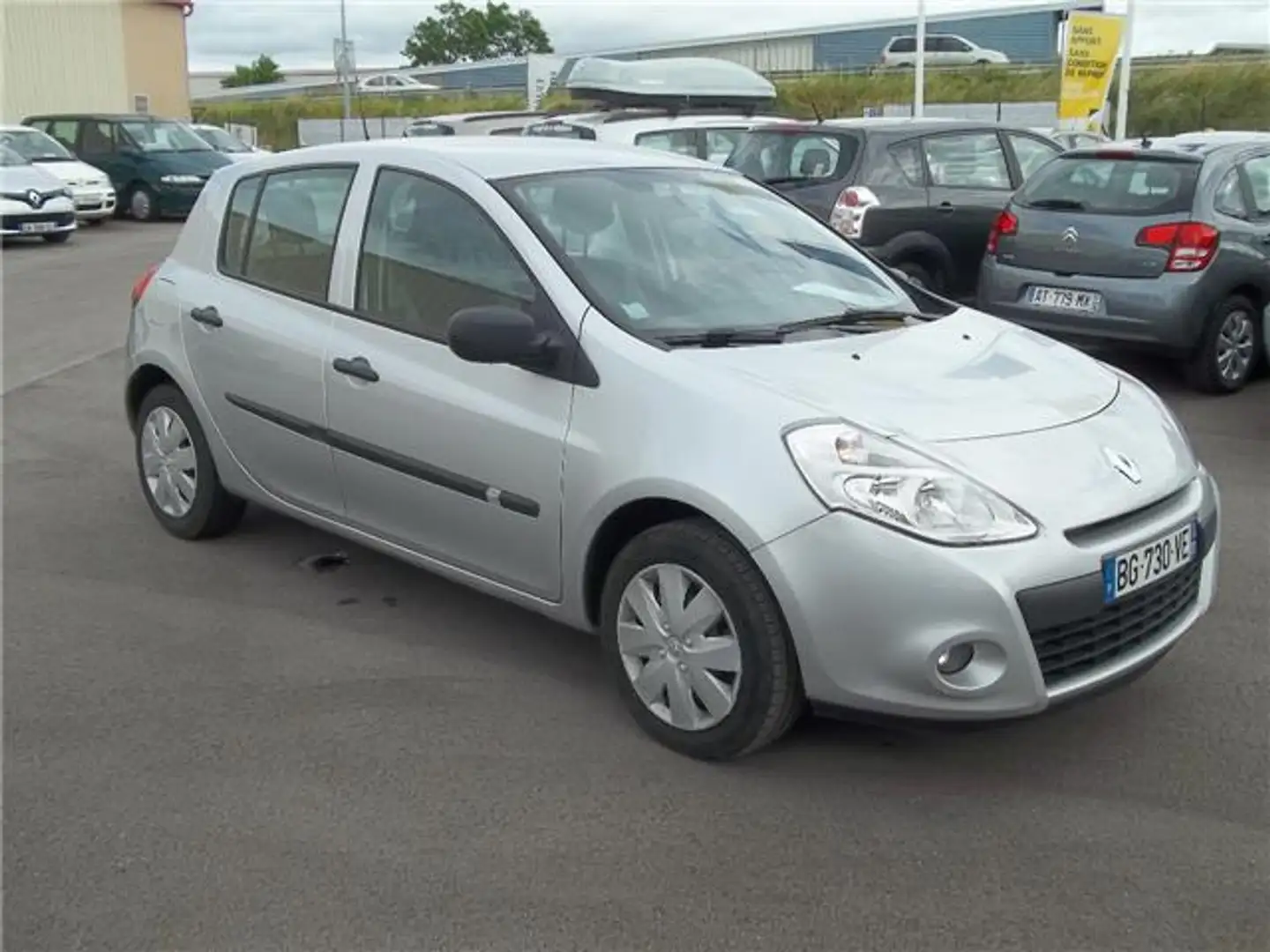 Renault Clio III dCi 70 115g eco2 Expression Gris - 2