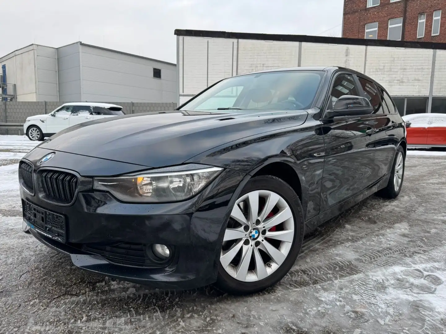 BMW 320 3 Touring 320 d Automatik Schwarz - 2