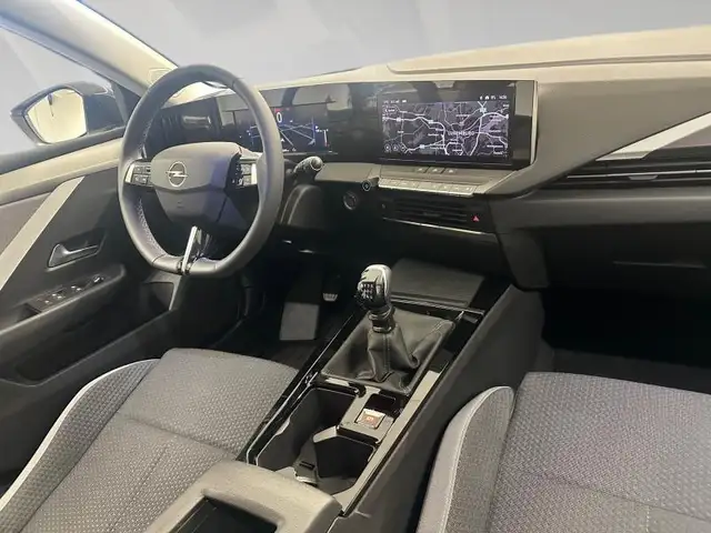 Opel Astra view 7