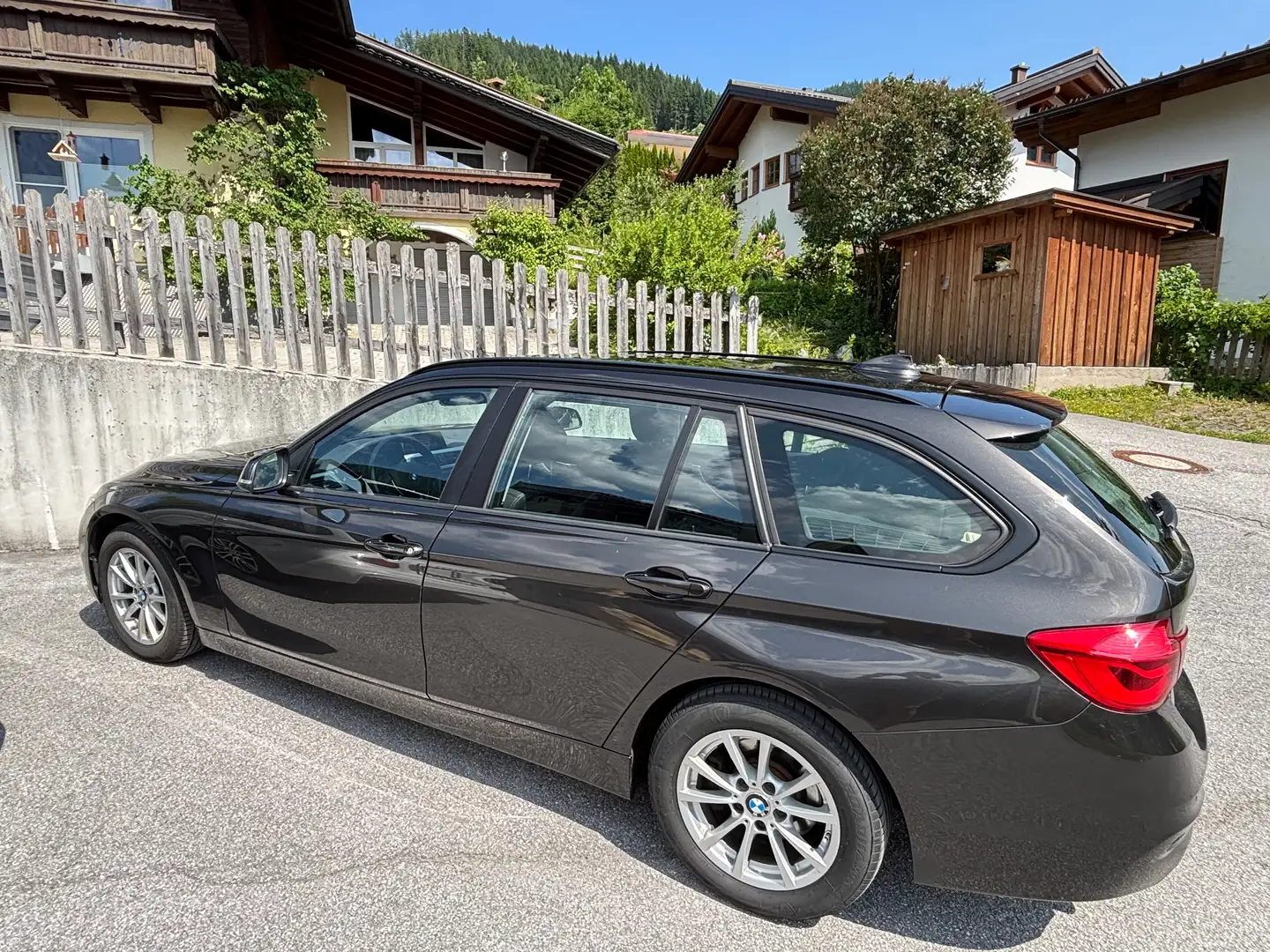 BMW 318 318d Touring Brun - 2