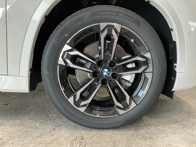 BMW X1 view 11