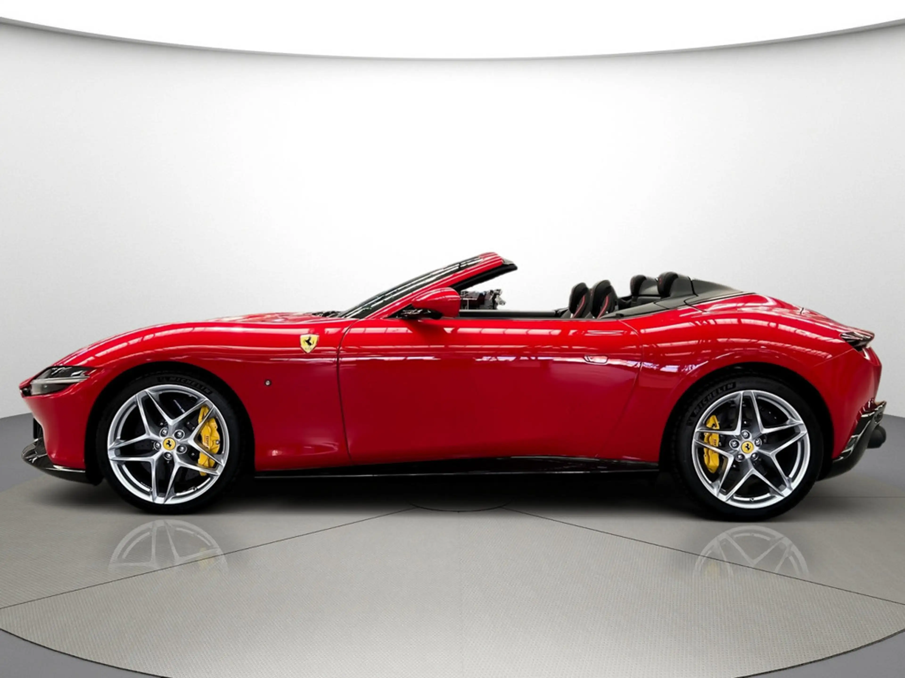 Ferrari Roma Spider — photo 7