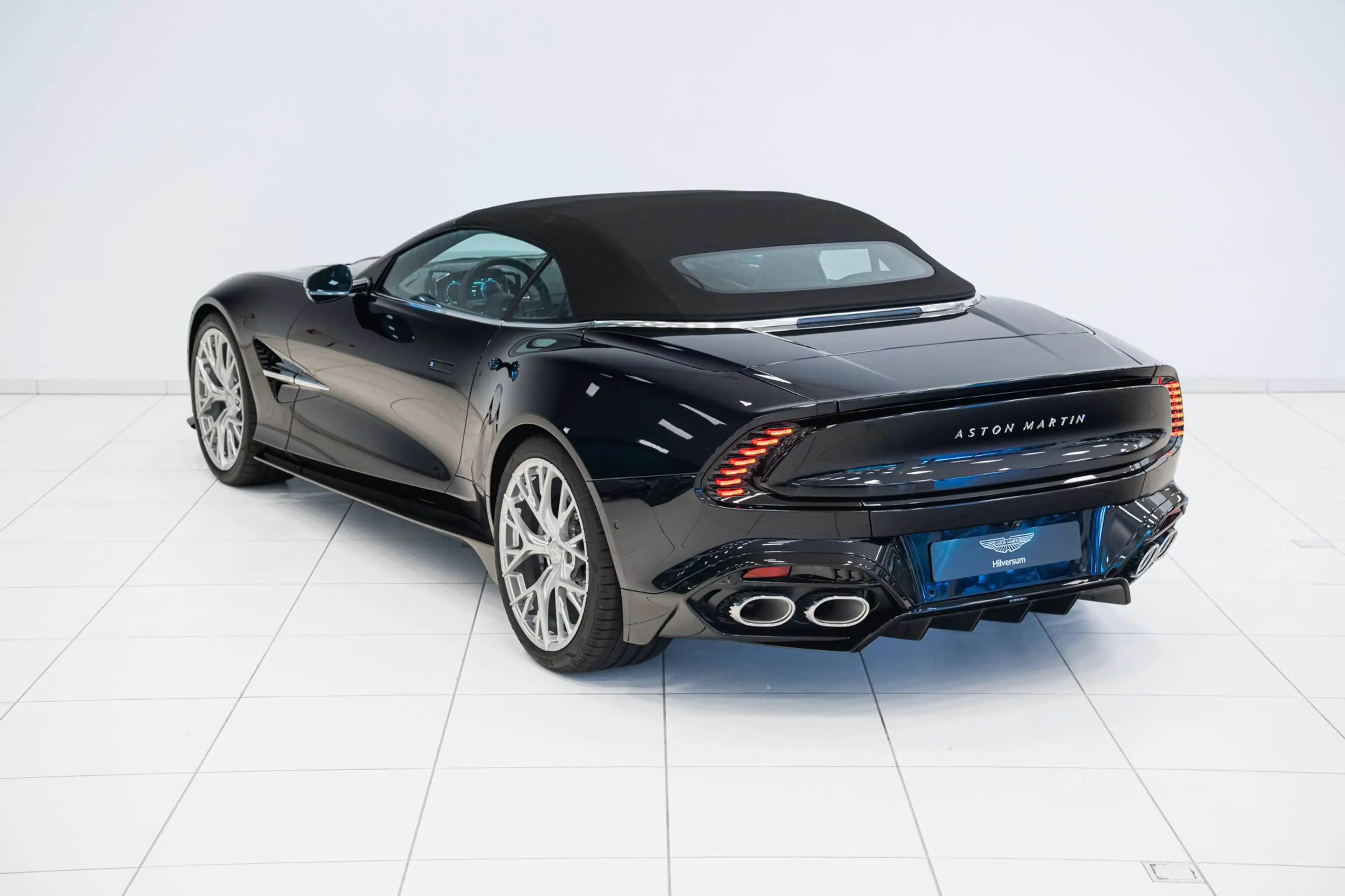Aston Martin Vanquish Volante NEW 2026 Incl BPM* — photo 3