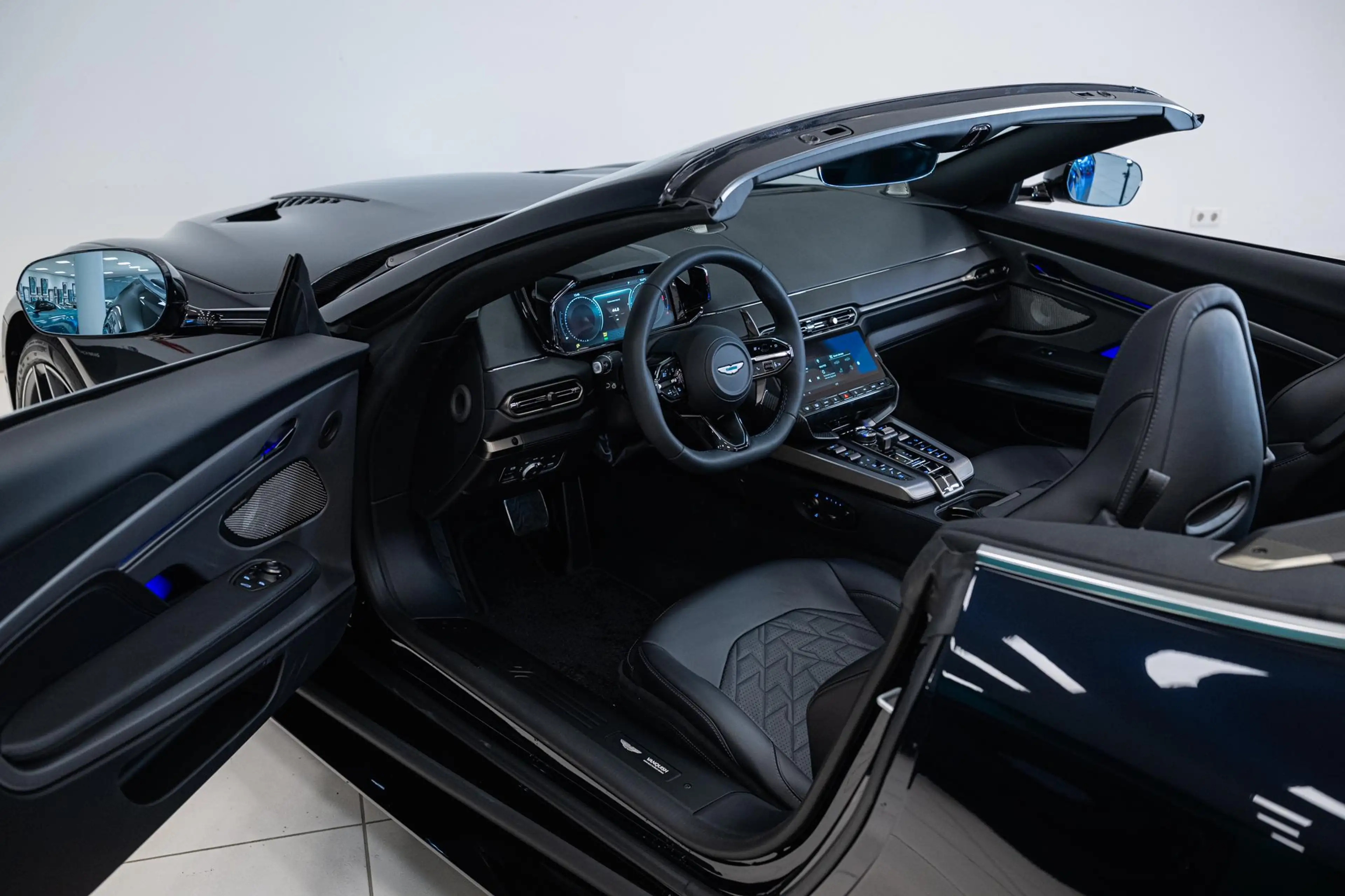 Aston Martin Vanquish Volante NEW 2026 Incl BPM* — photo 5