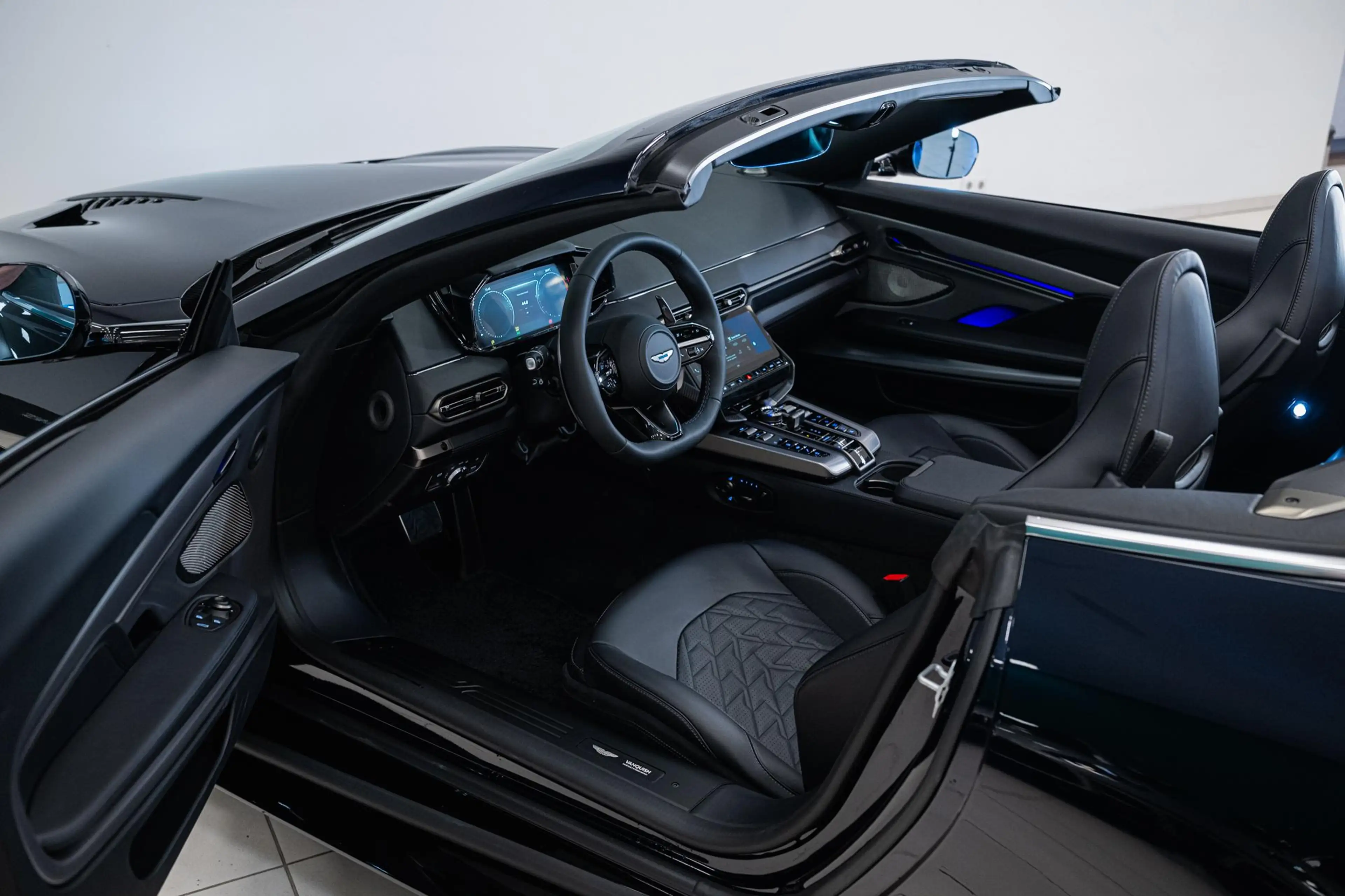 Aston Martin Vanquish Volante NEW 2026 Incl BPM* — photo 6