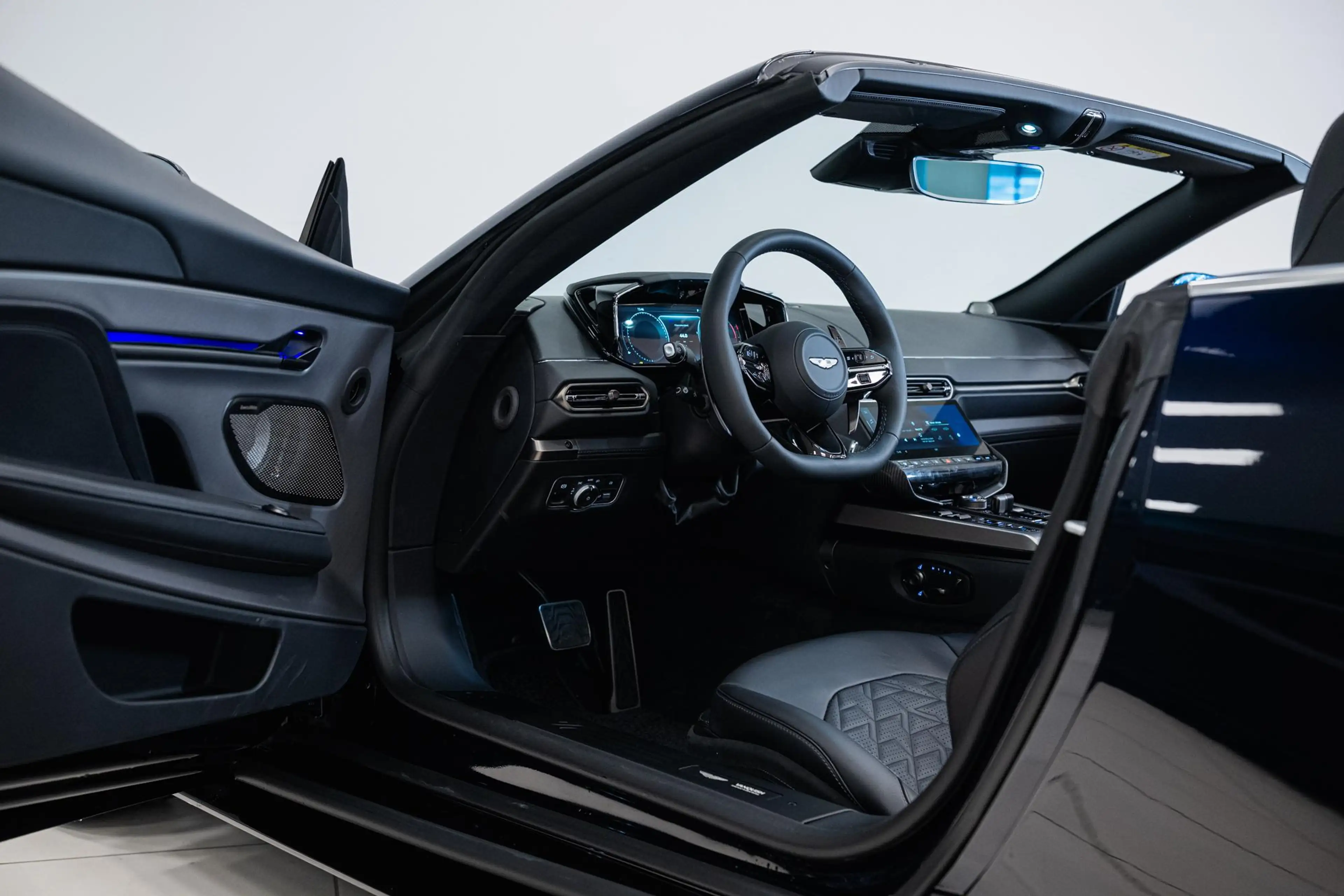 Aston Martin Vanquish Volante NEW 2026 Incl BPM* — photo 12