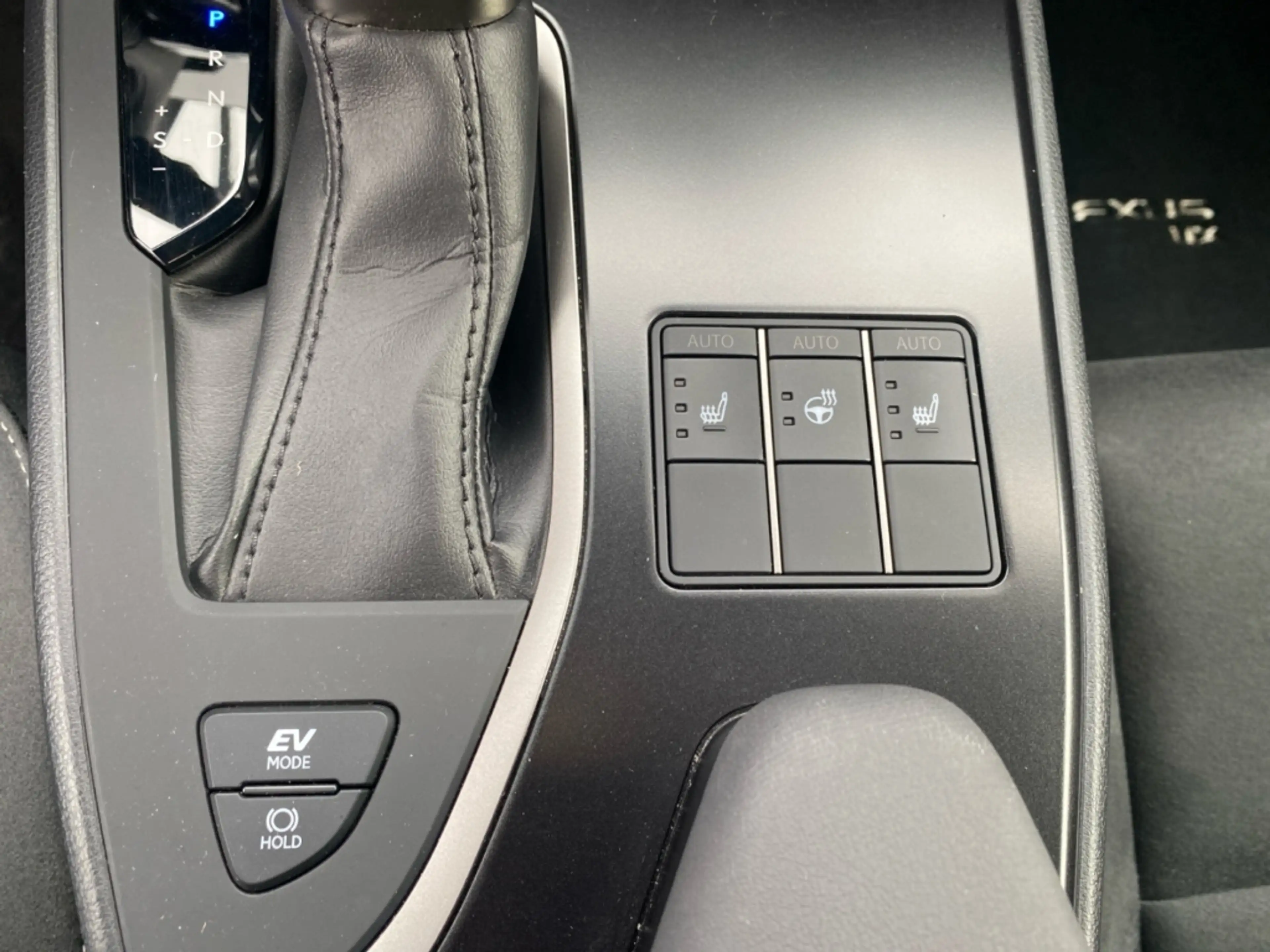 Lexus UX 250h Style Edition *Bi-LED*CAM*SHZ*CarPlay*PDC* — photo 13