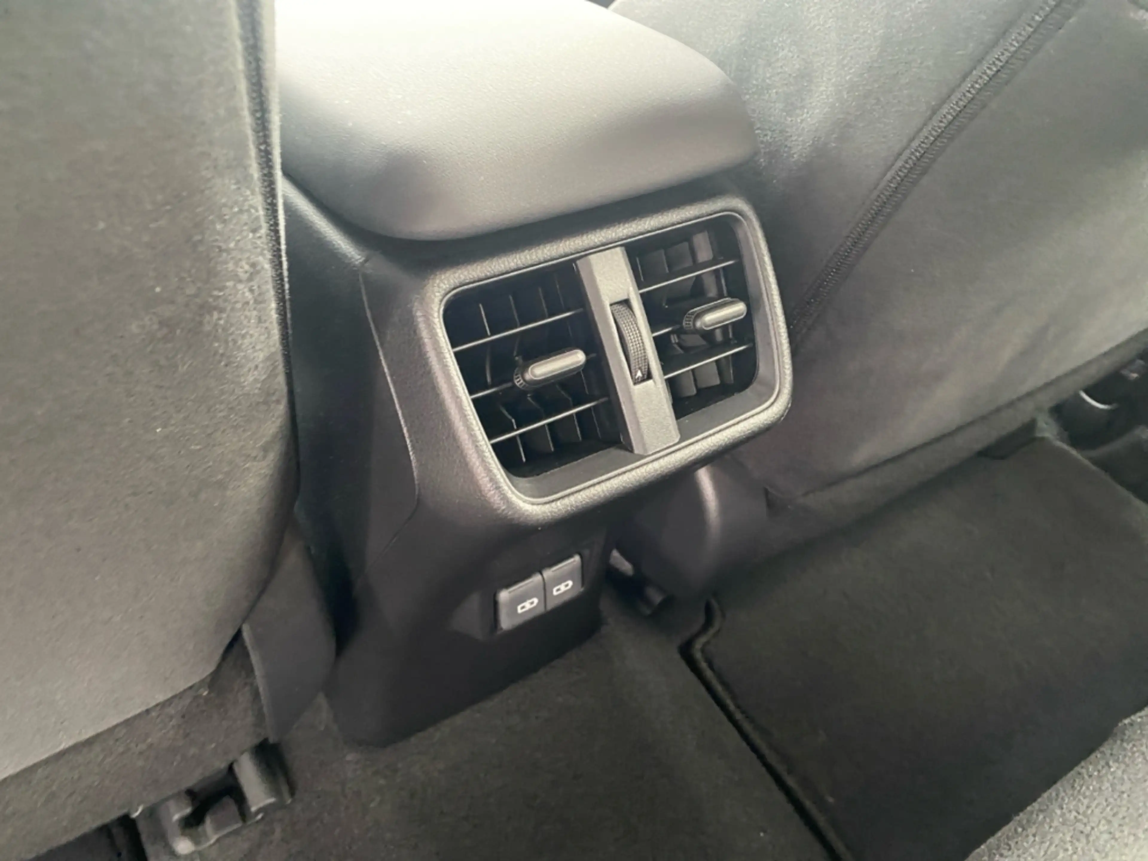 Lexus UX 250h Style Edition *Bi-LED*CAM*SHZ*CarPlay*PDC* — photo 11