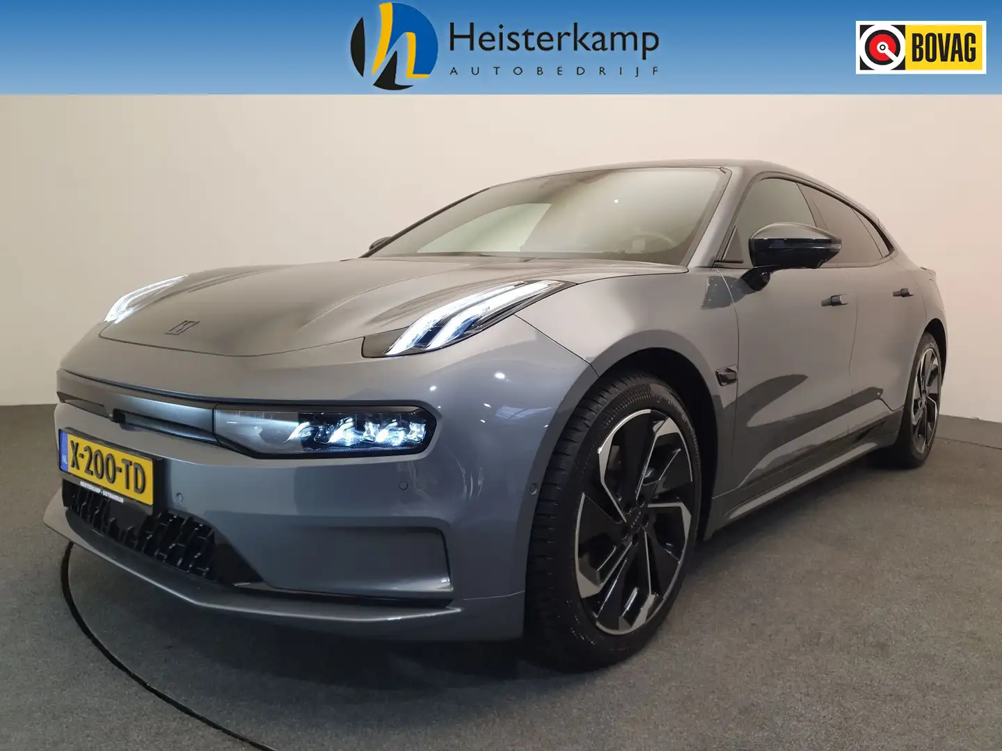 Zeekr 001 RWD Long Range 100 kWh Head-up display, Panorama d Grau - 1