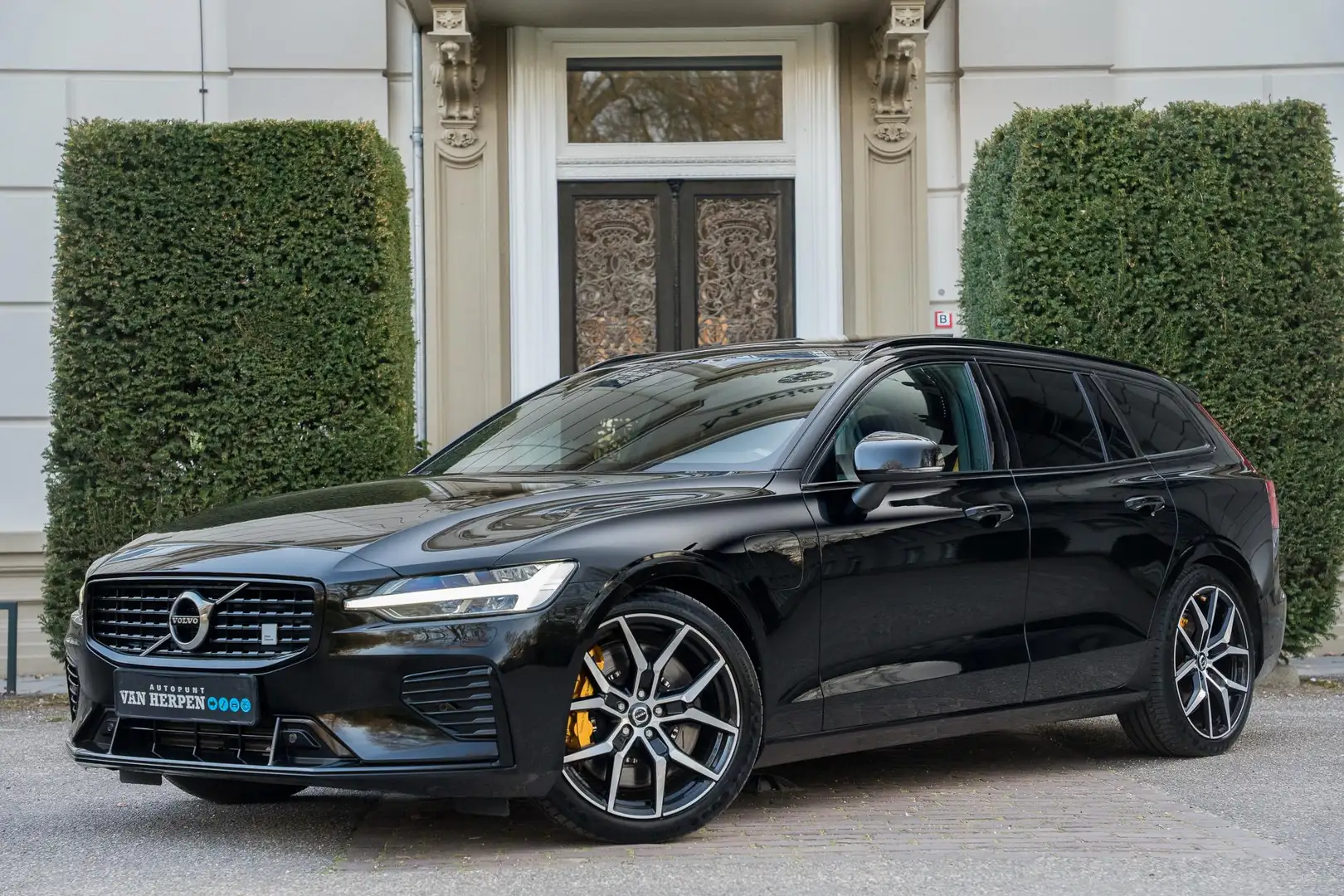 Volvo V60 2.0 T8 AWD Polestar Engineered Trekhaak | Pano | H Negro - 1