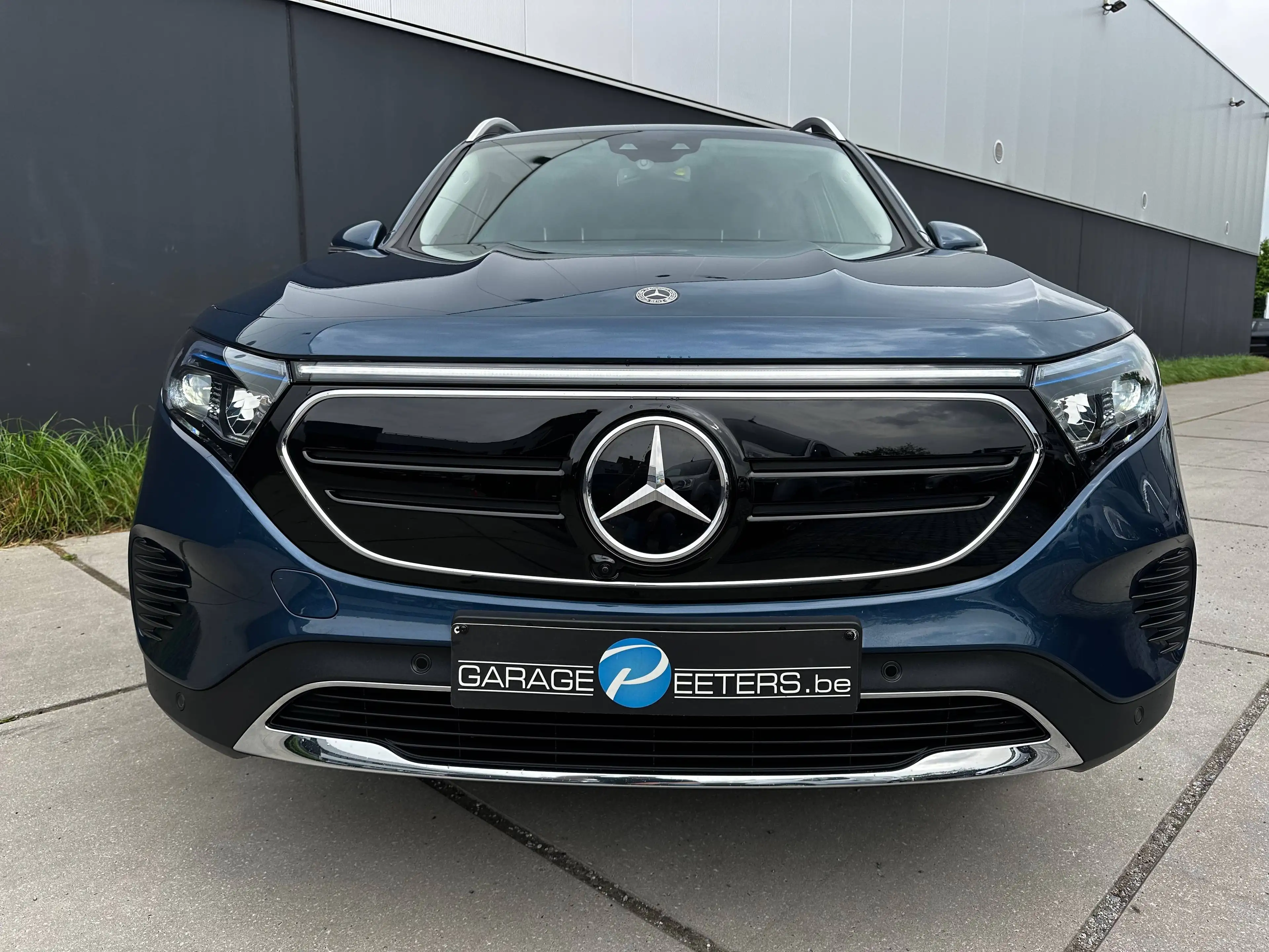 Mercedes-Benz EQB 300 4-Matic *19"AMG VELGEN*ACC*360'CAMERA*KEYLESS*WARMTEPOMP*ELEKTRISCHE KOFFER*ZETELVERWARMING* — photo 5