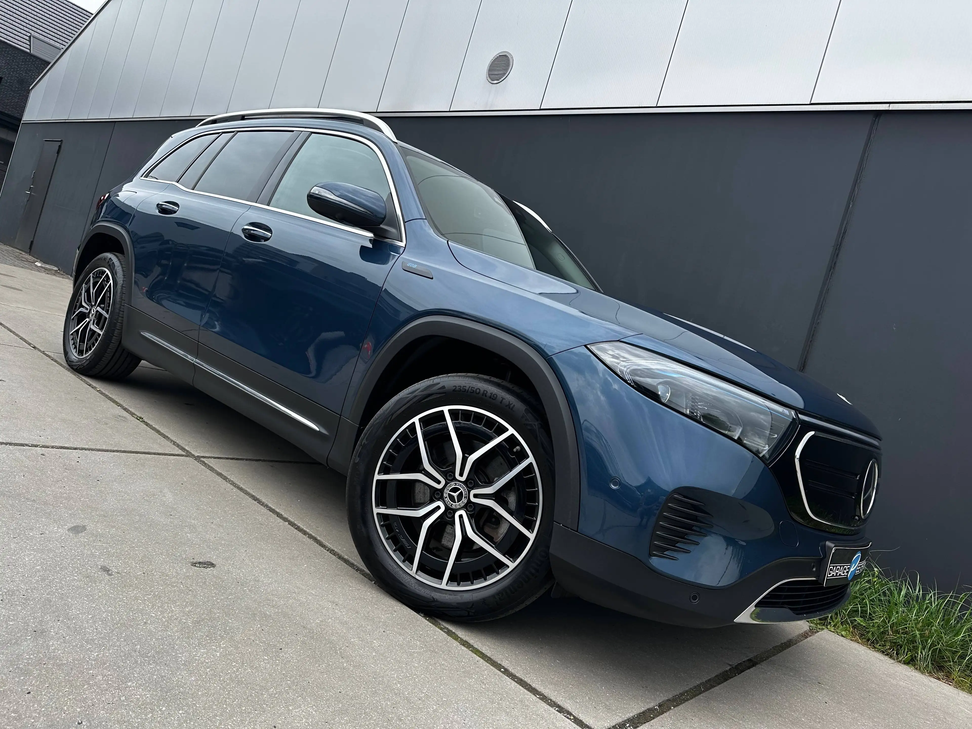 Mercedes-Benz EQB 300 4-Matic *19"AMG VELGEN*ACC*360'CAMERA*KEYLESS*WARMTEPOMP*ELEKTRISCHE KOFFER*ZETELVERWARMING* — photo 9