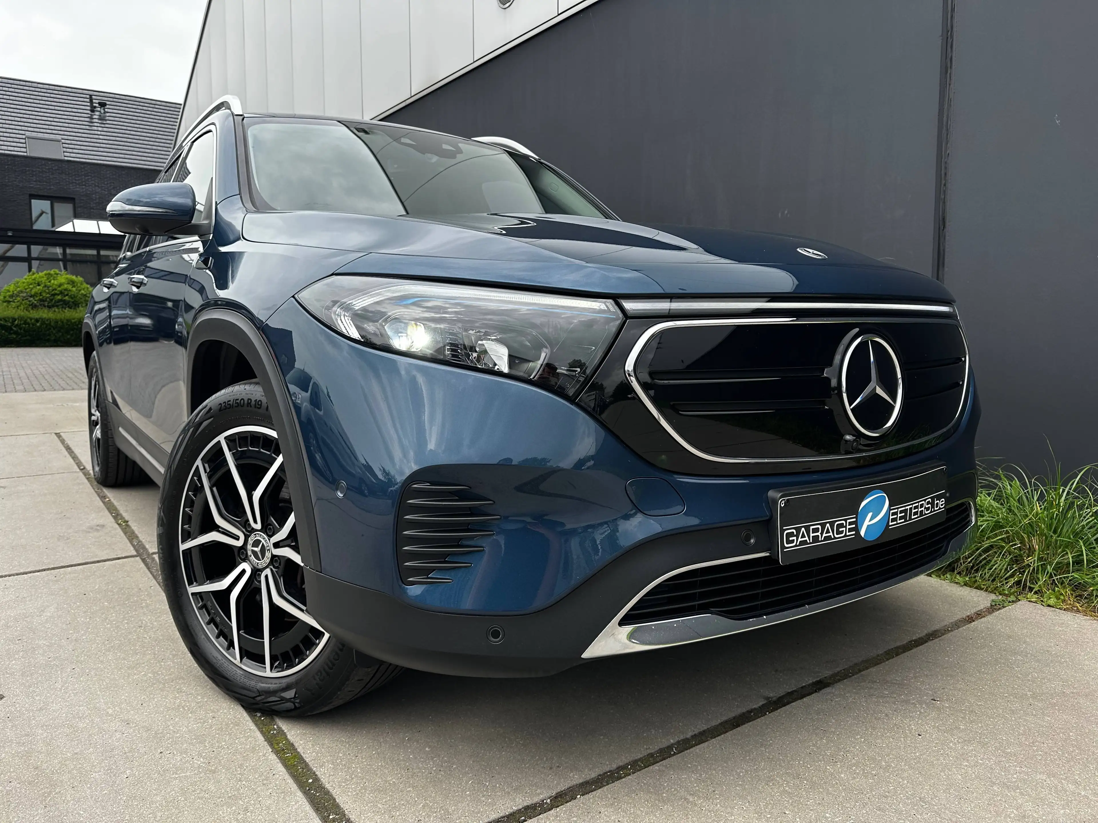 Mercedes-Benz EQB 300 4-Matic *19"AMG VELGEN*ACC*360'CAMERA*KEYLESS*WARMTEPOMP*ELEKTRISCHE KOFFER*ZETELVERWARMING* — photo 6