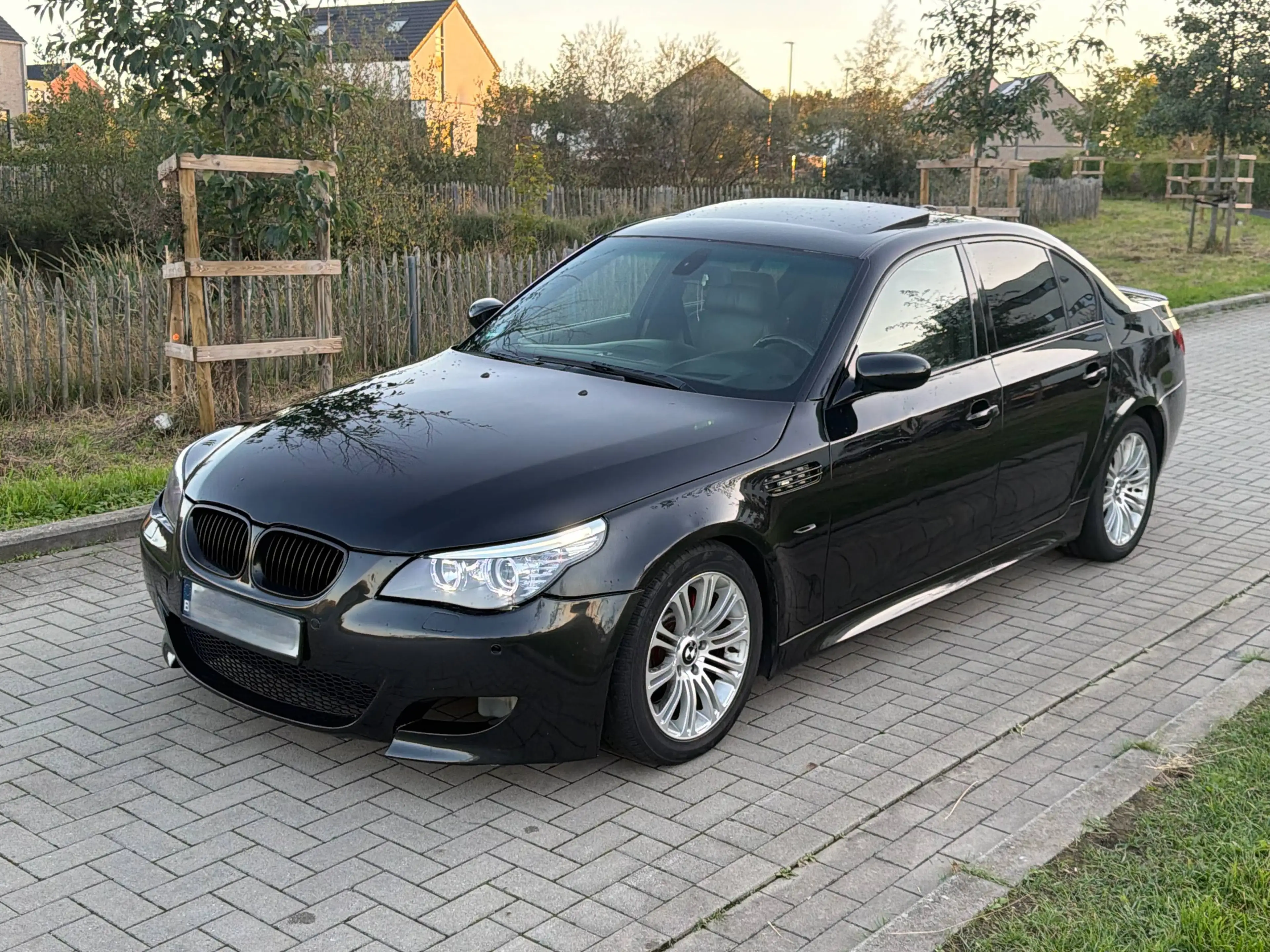 BMW 545 BMW 545i V8 4.4 333ch Automatique **KIT M5** — photo 2
