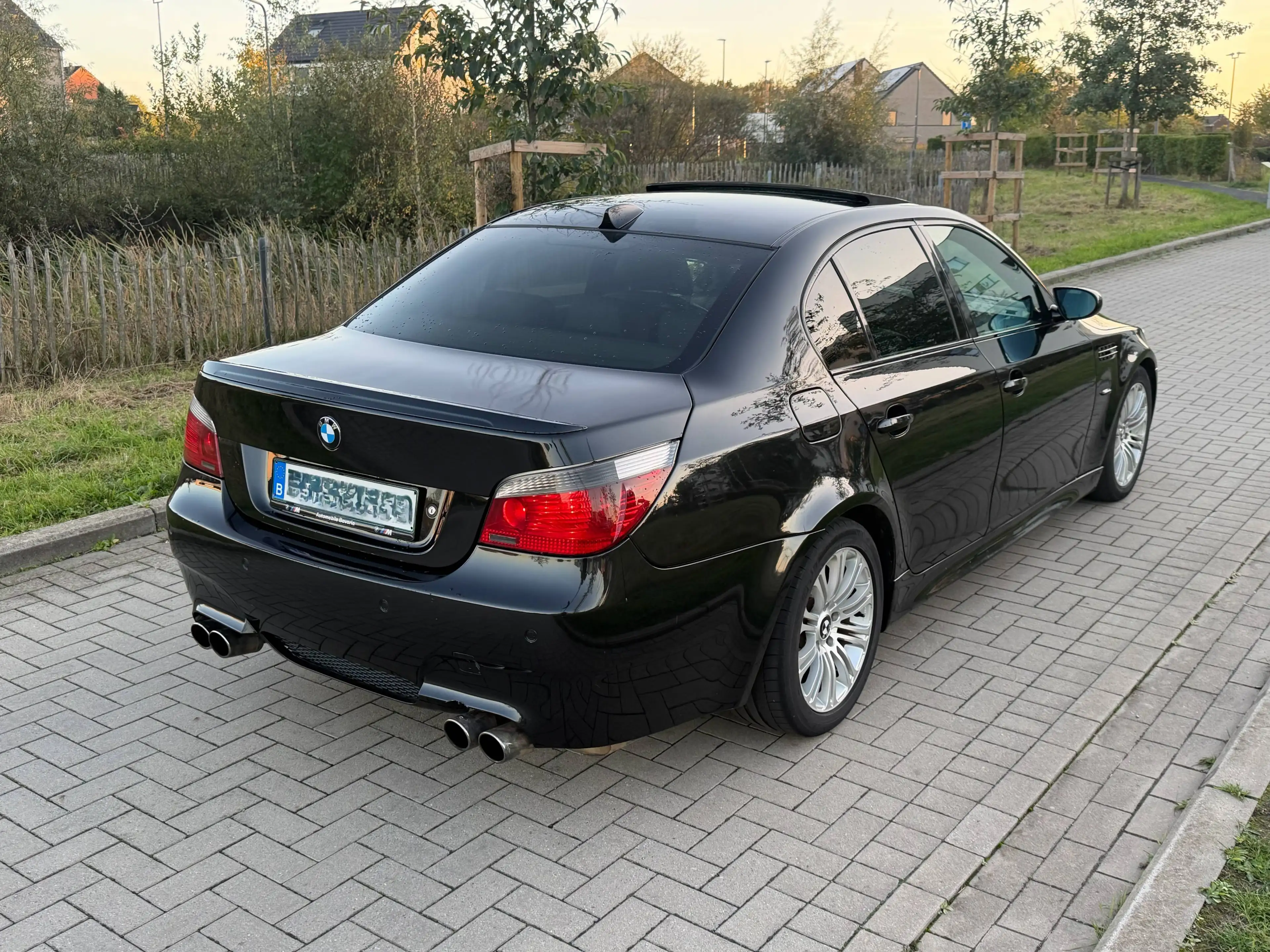 BMW 545 BMW 545i V8 4.4 333ch Automatique **KIT M5** — photo 5
