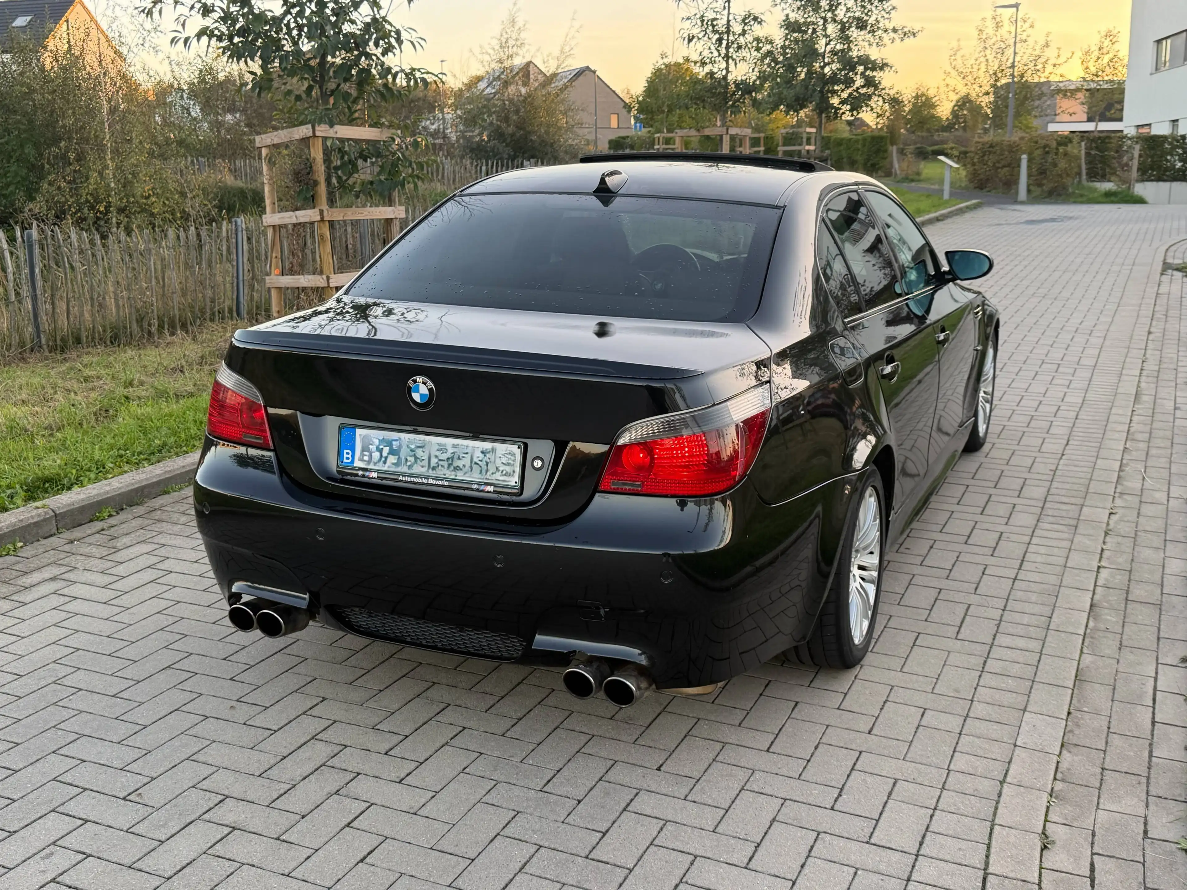 BMW 545 BMW 545i V8 4.4 333ch Automatique **KIT M5** — photo 11