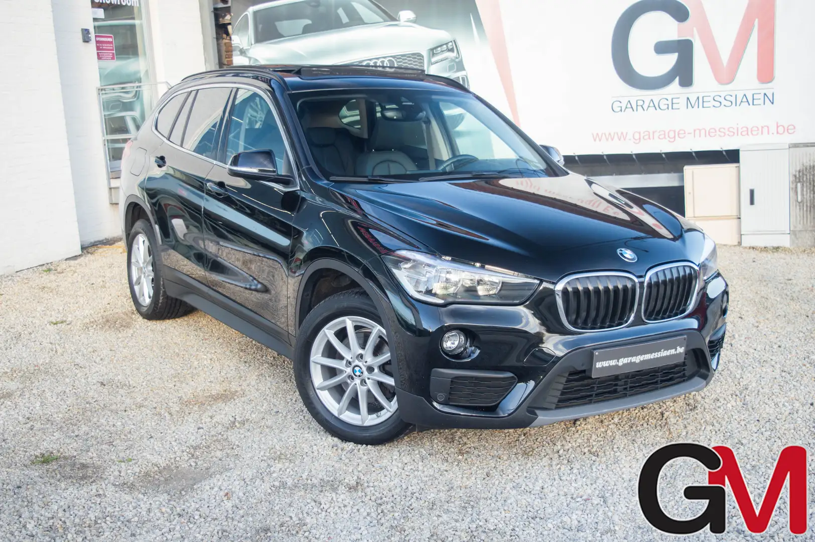 BMW X1 X1 sDrive18i Aut. xLine panodak /leder Zwart - 1