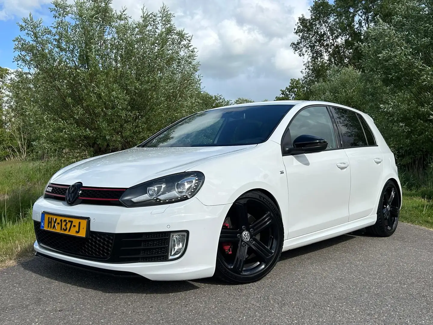 Volkswagen Golf GTI 2.0 Edition 35 / JD Stage 1 Tuning / 315 PK / JBL Белый - 1