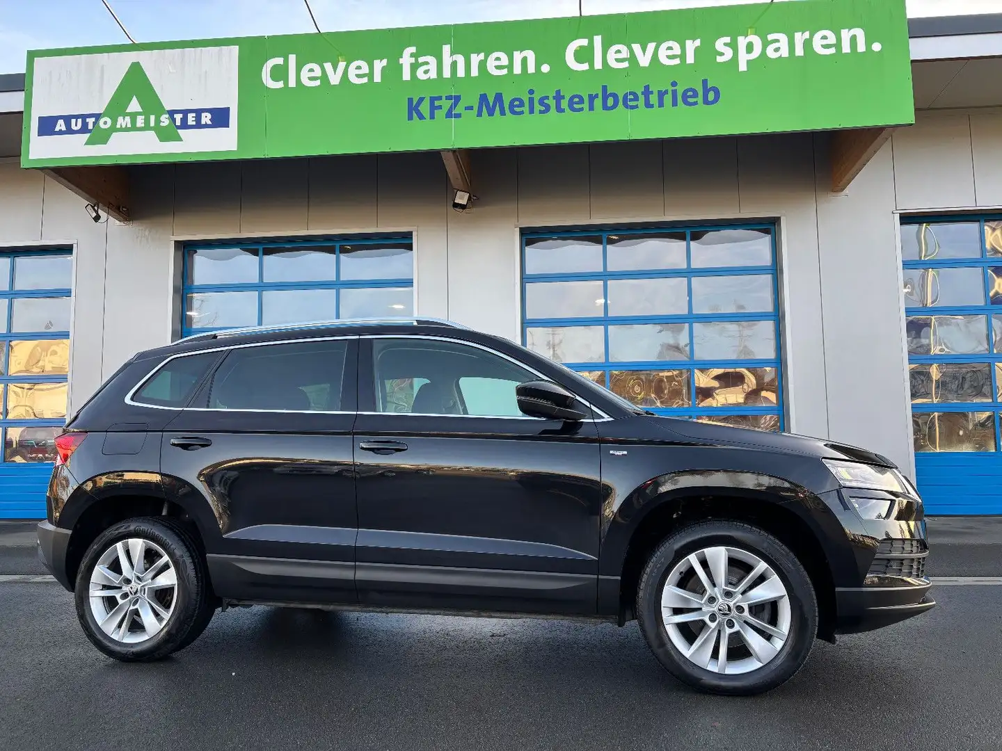Skoda Karoq 2.0 TDi Drive 125 LED NAV AHK ACC KAMERA Noir - 1
