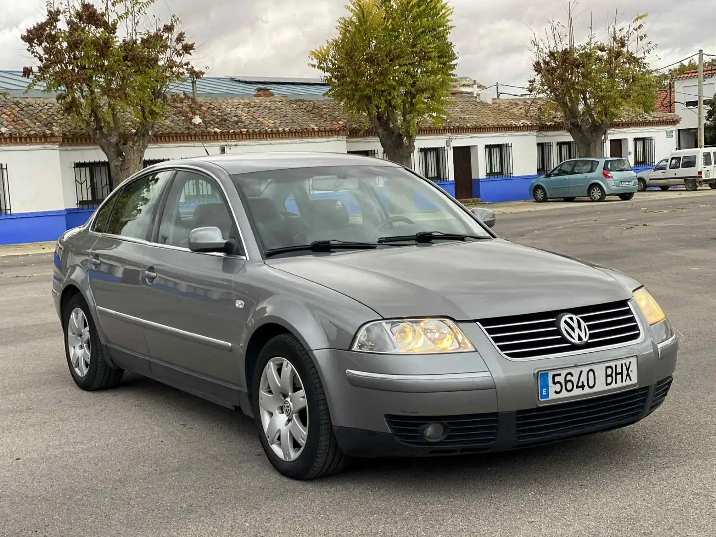 Volkswagen Passat 1.9TDI Highline - 2