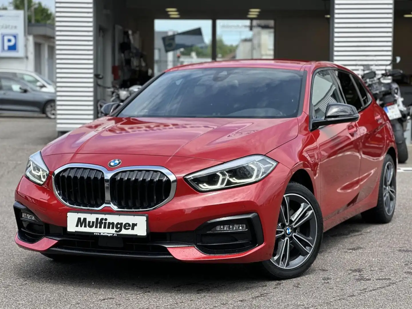 BMW 118 i Sport DKG-Aut. Live-Prof LED Sitzh. Lordose Kırmızı - 2