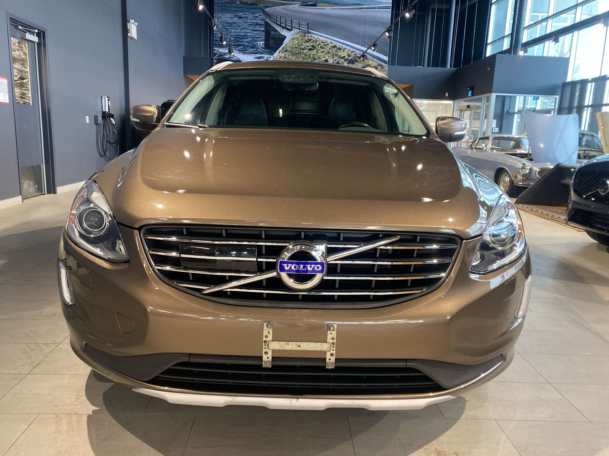 2017 Volvo XC60 T6 Drive-E AWD Premier thumb 8