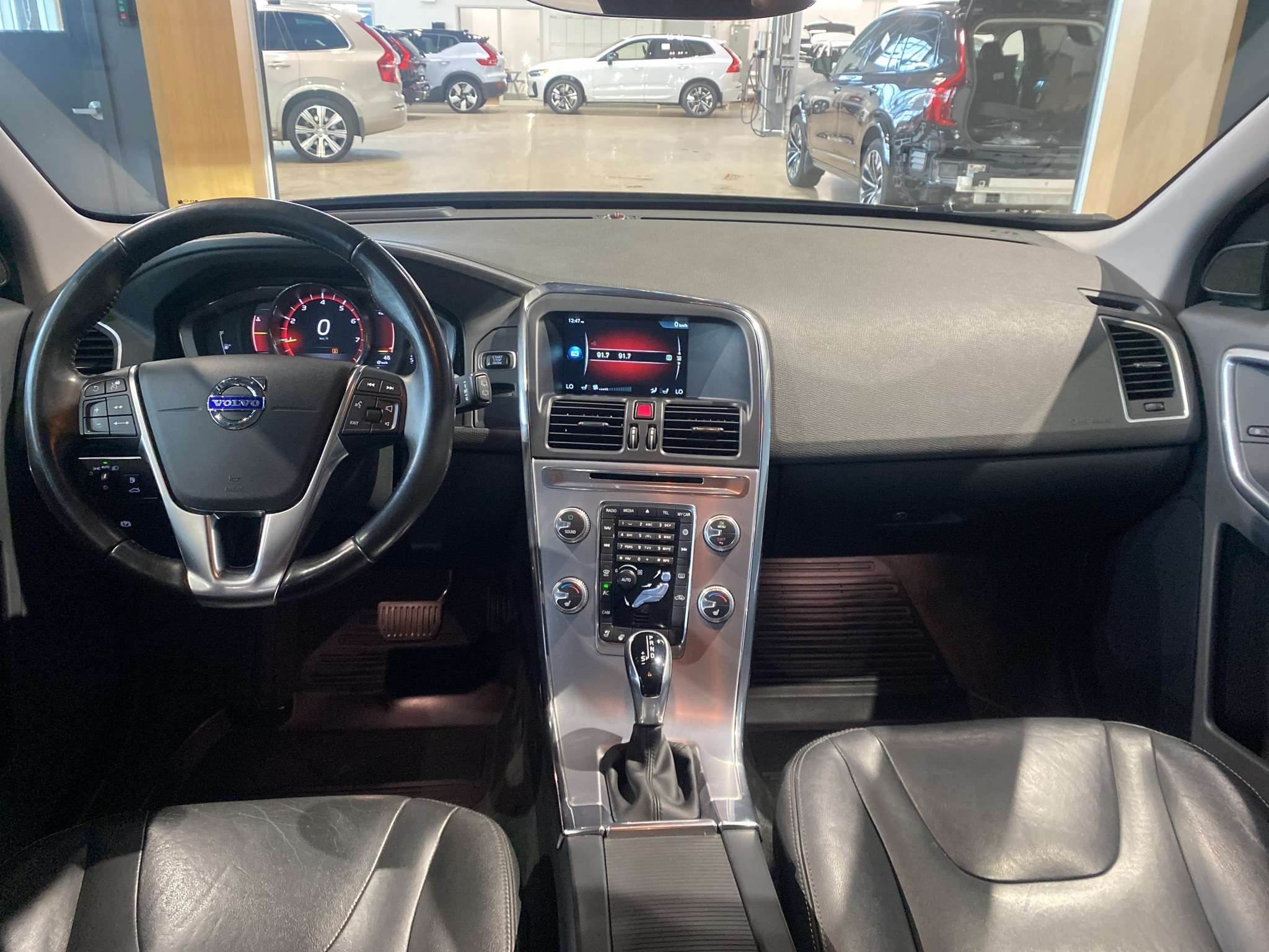 2017 Volvo XC60 T6 Drive-E AWD Premier thumb 11