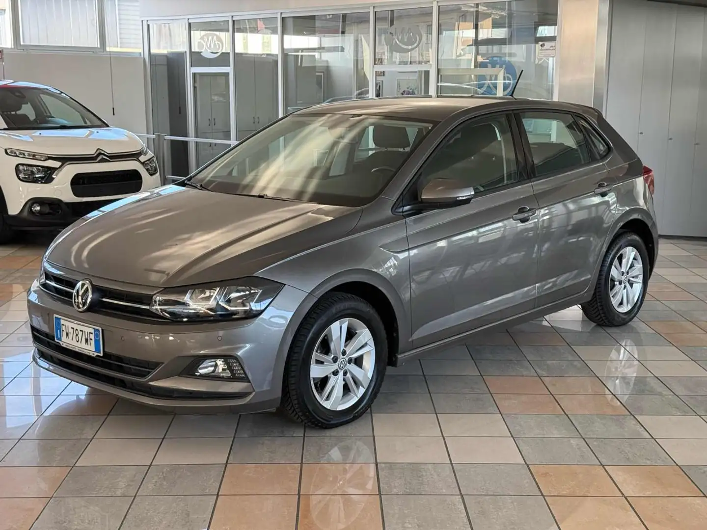 Volkswagen Polo 1.6 TDI 5p. Comfortline BlueMotion Technology Gris - 1