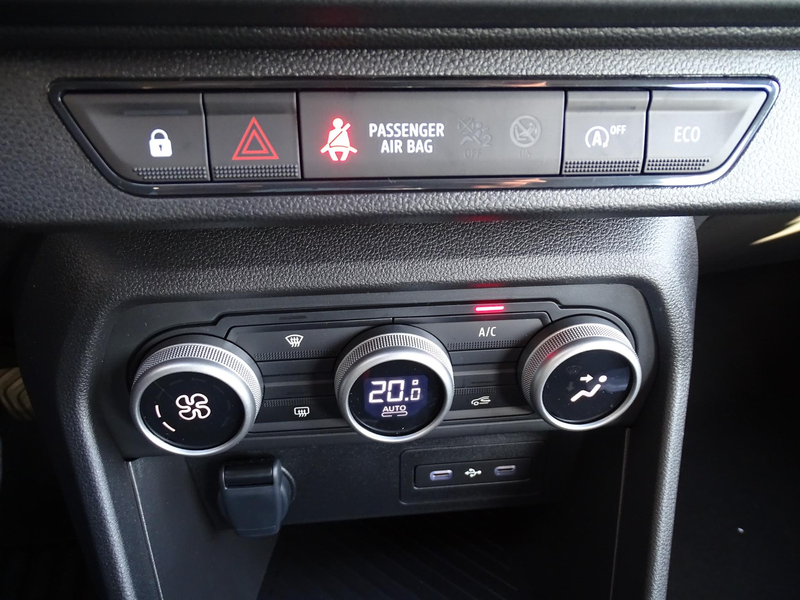 Dacia Sandero 1.0 TCe 100 limited edition FULL OPTIONS — photo 26