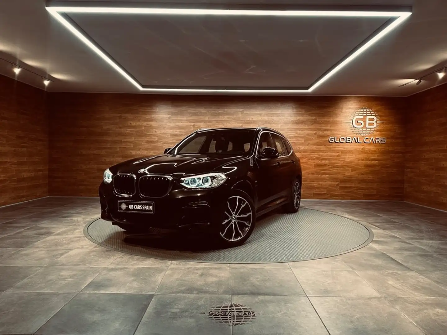 BMW X3 xDrive20i Zwart - 1