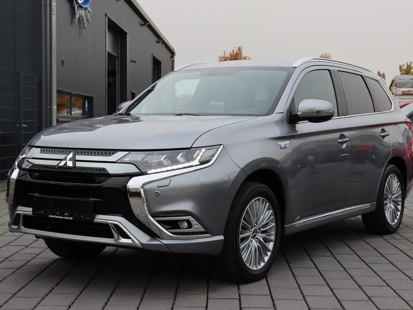 Mitsubishi Outlander PHEV Intro Edition 4WD WR*Leder*XENON*360° Kam. Gris - 1