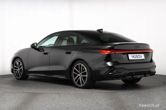 Audi A5 view 4