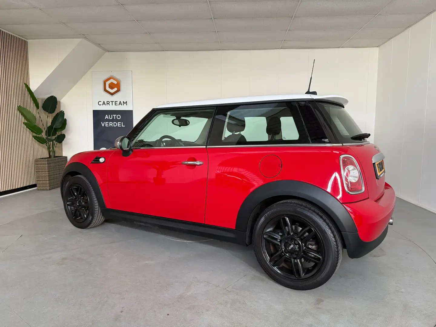 MINI One Mini 1.6 Chili Airco, LMV, Navigatie Rot - 2